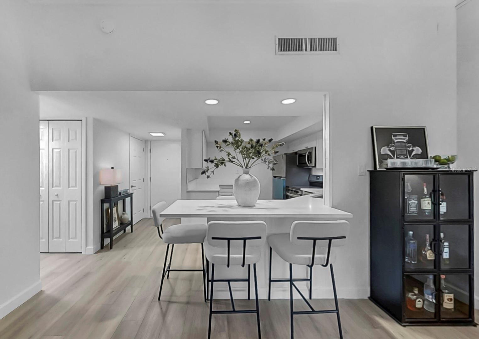 Image 10 of 58 For 7400 Sun Island Drive S 105