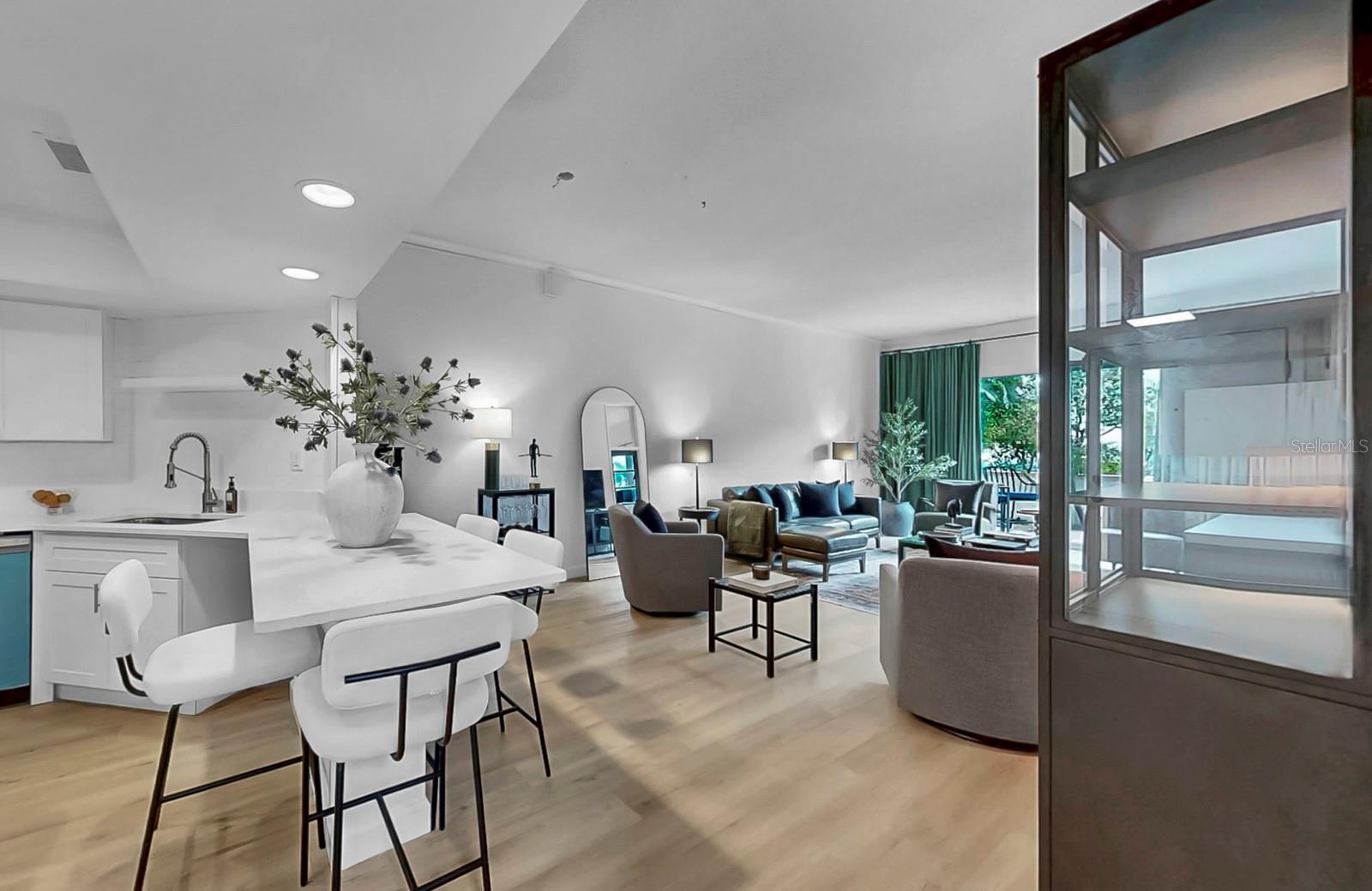 Image 11 of 58 For 7400 Sun Island Drive S 105