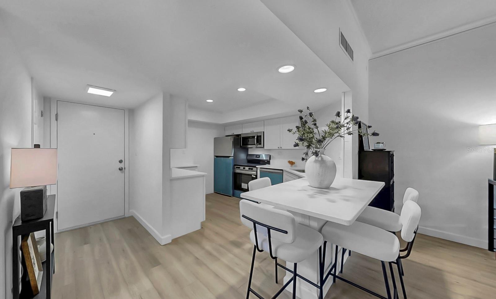 Image 13 of 58 For 7400 Sun Island Drive S 105