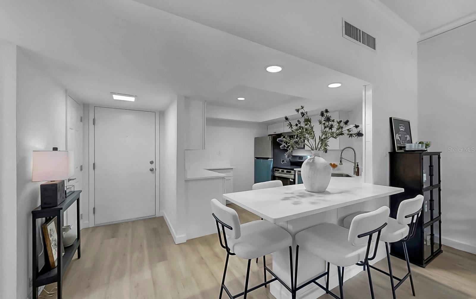 Image 14 of 58 For 7400 Sun Island Drive S 105