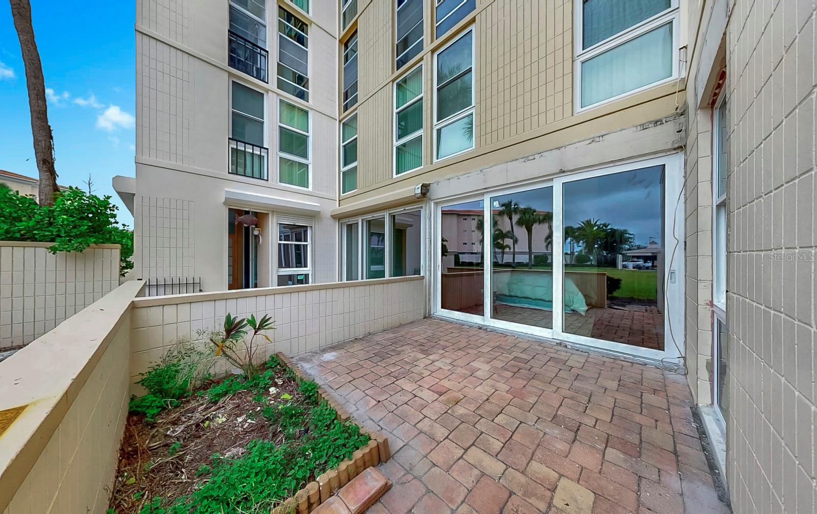 Image 45 of 58 For 7400 Sun Island Drive S 105