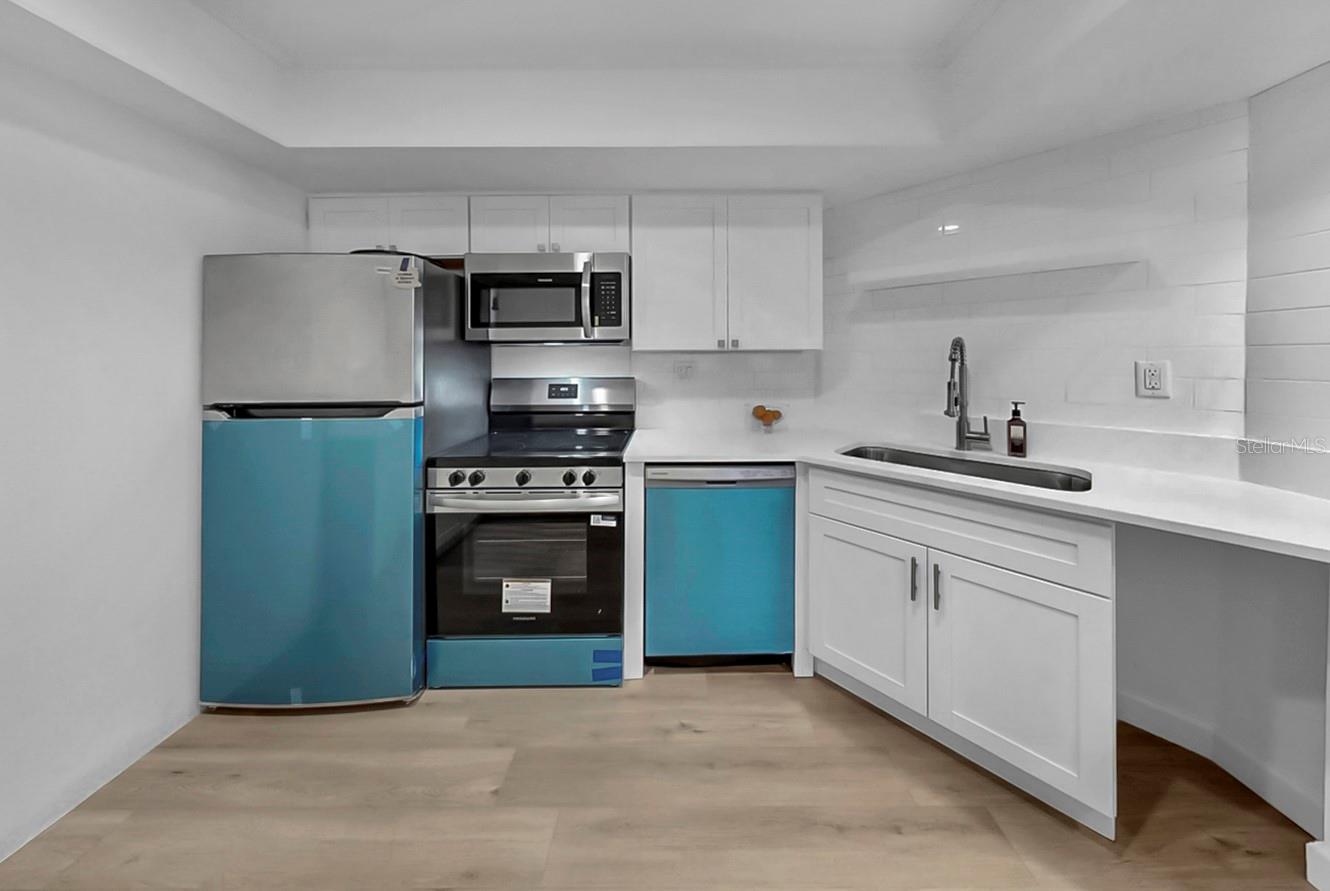 Image 5 of 58 For 7400 Sun Island Drive S 105