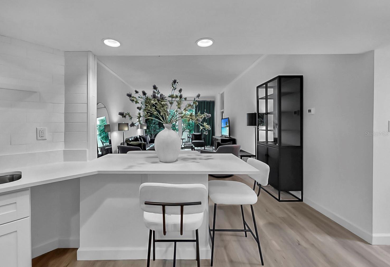 Image 6 of 58 For 7400 Sun Island Drive S 105