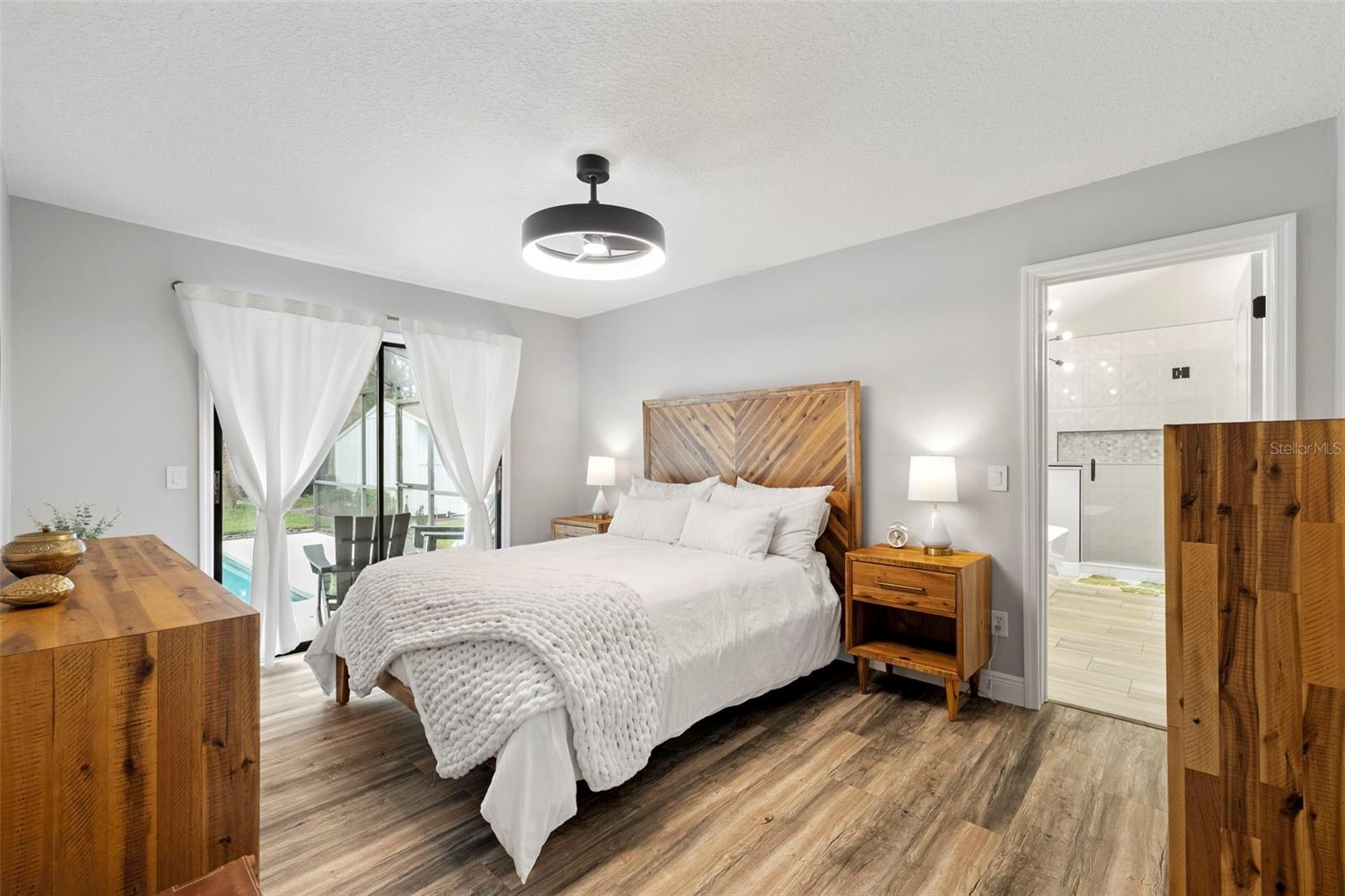 Image 16 of 64 For 21334 Lake Sharon Drive