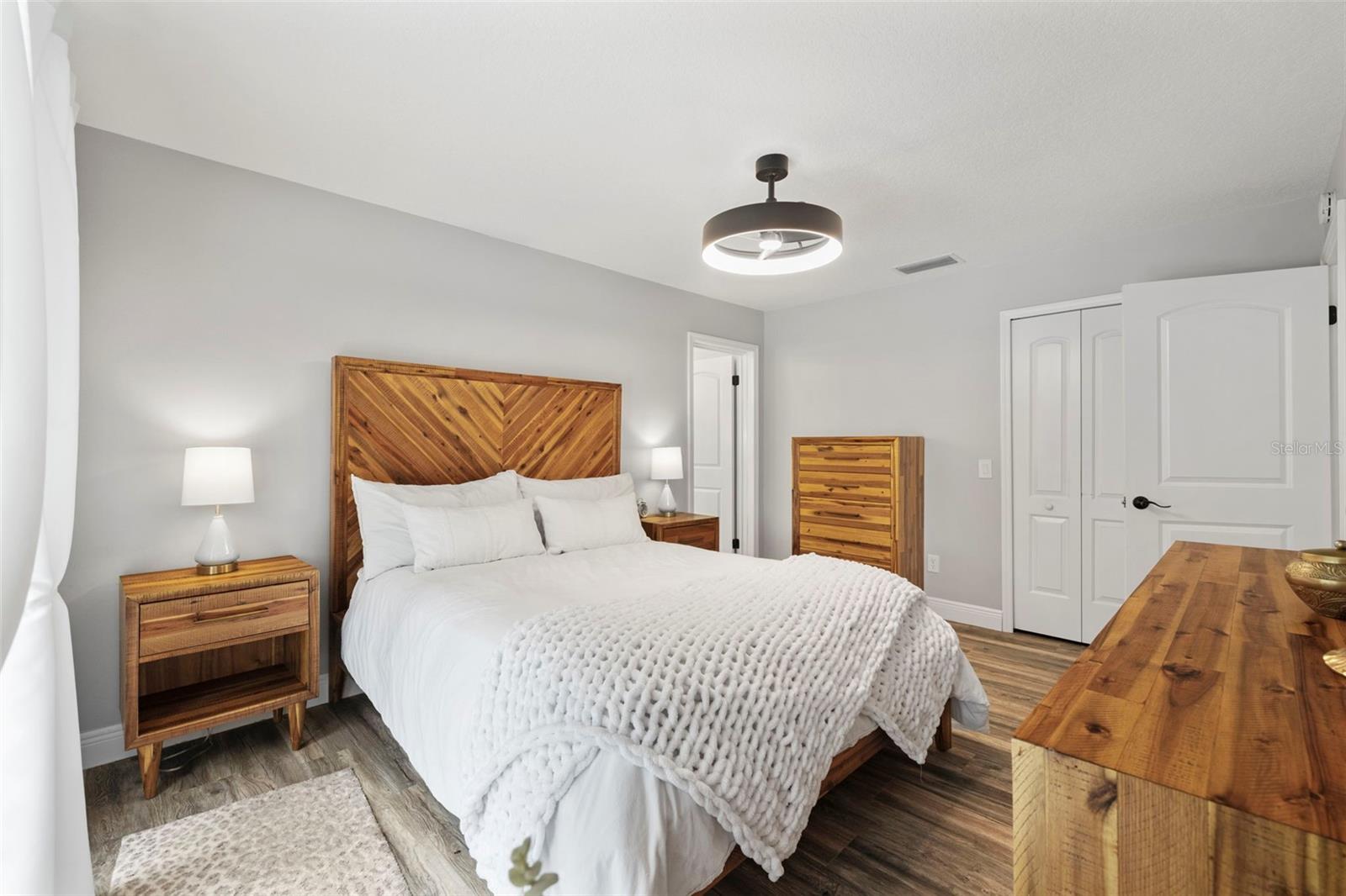 Image 17 of 64 For 21334 Lake Sharon Drive