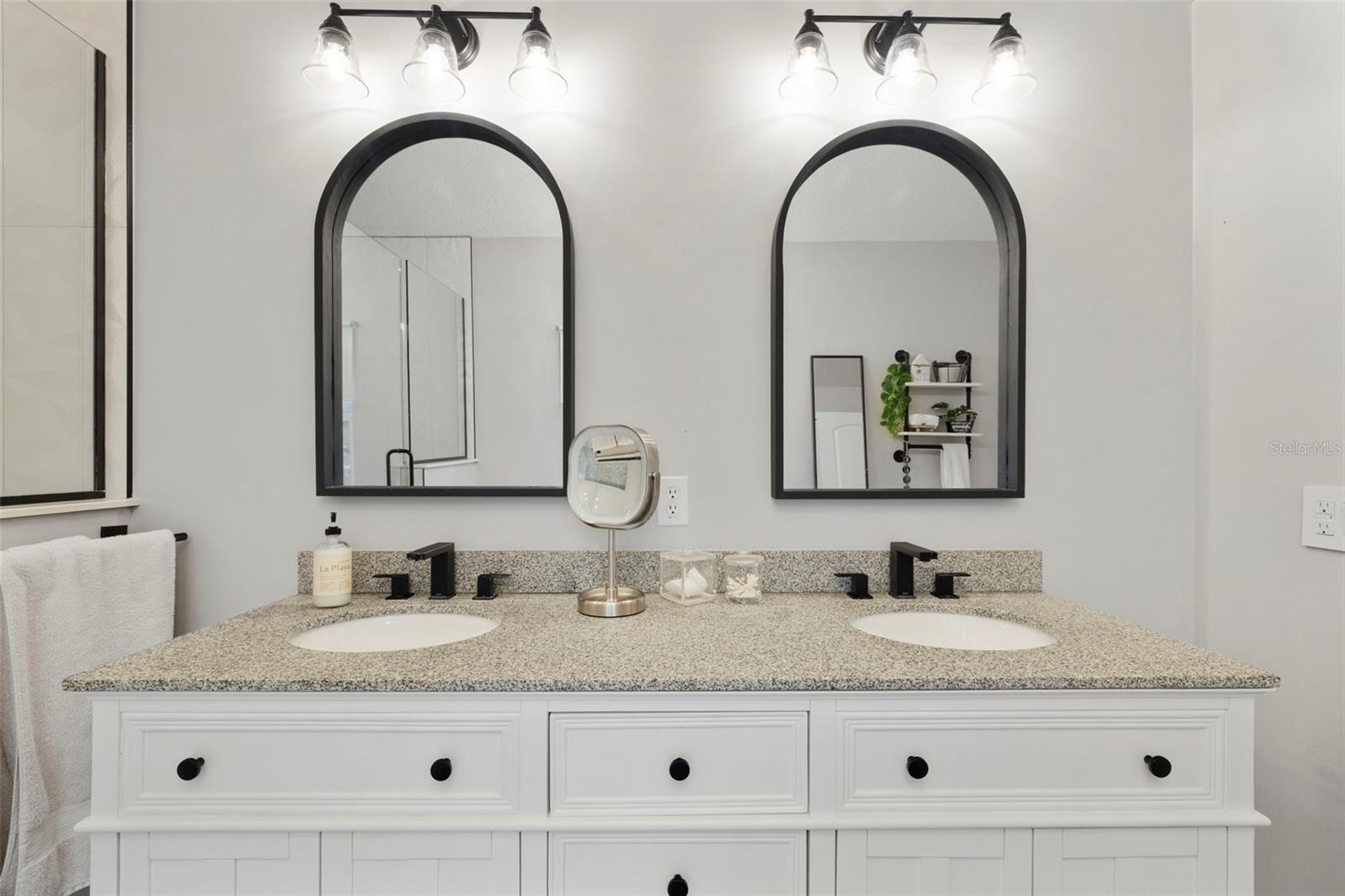 Image 19 of 64 For 21334 Lake Sharon Drive