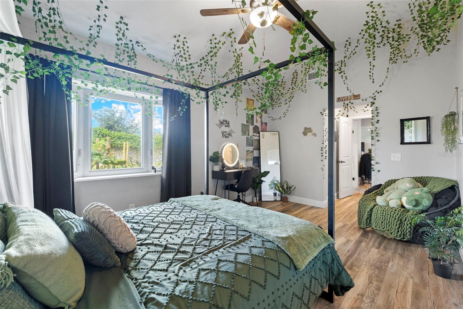 Image 29 of 64 For 21334 Lake Sharon Drive