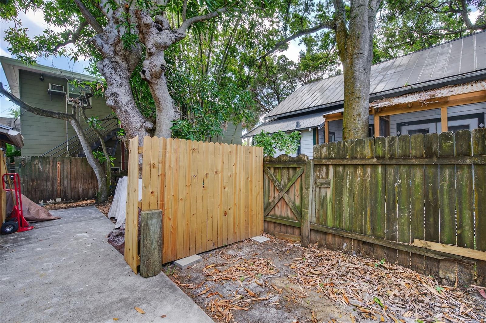 Image 31 of 88 For 5414-5416 Delette Avenue S
