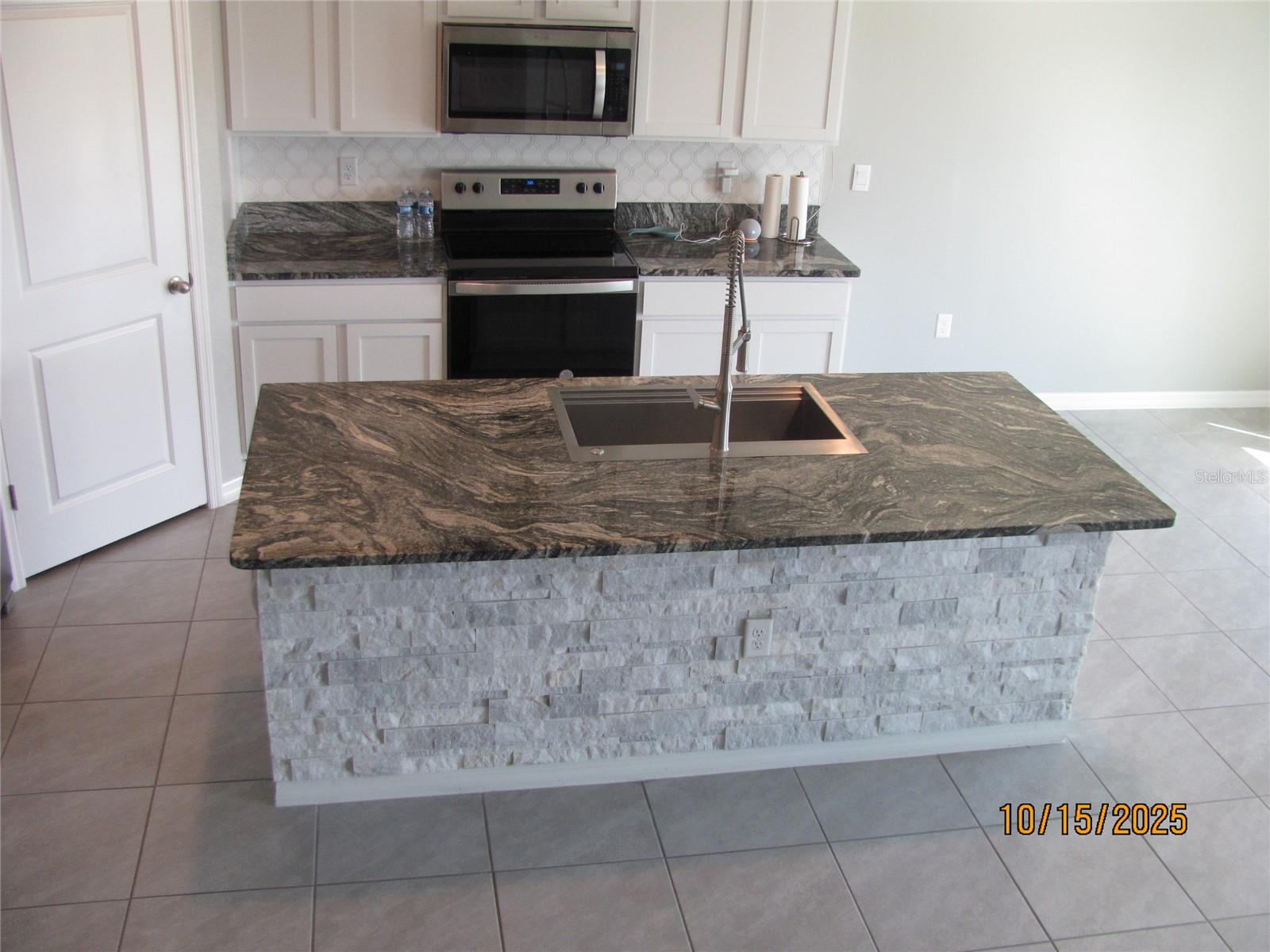 Image 13 of 46 For 5289 Fiddle Fig Avenue