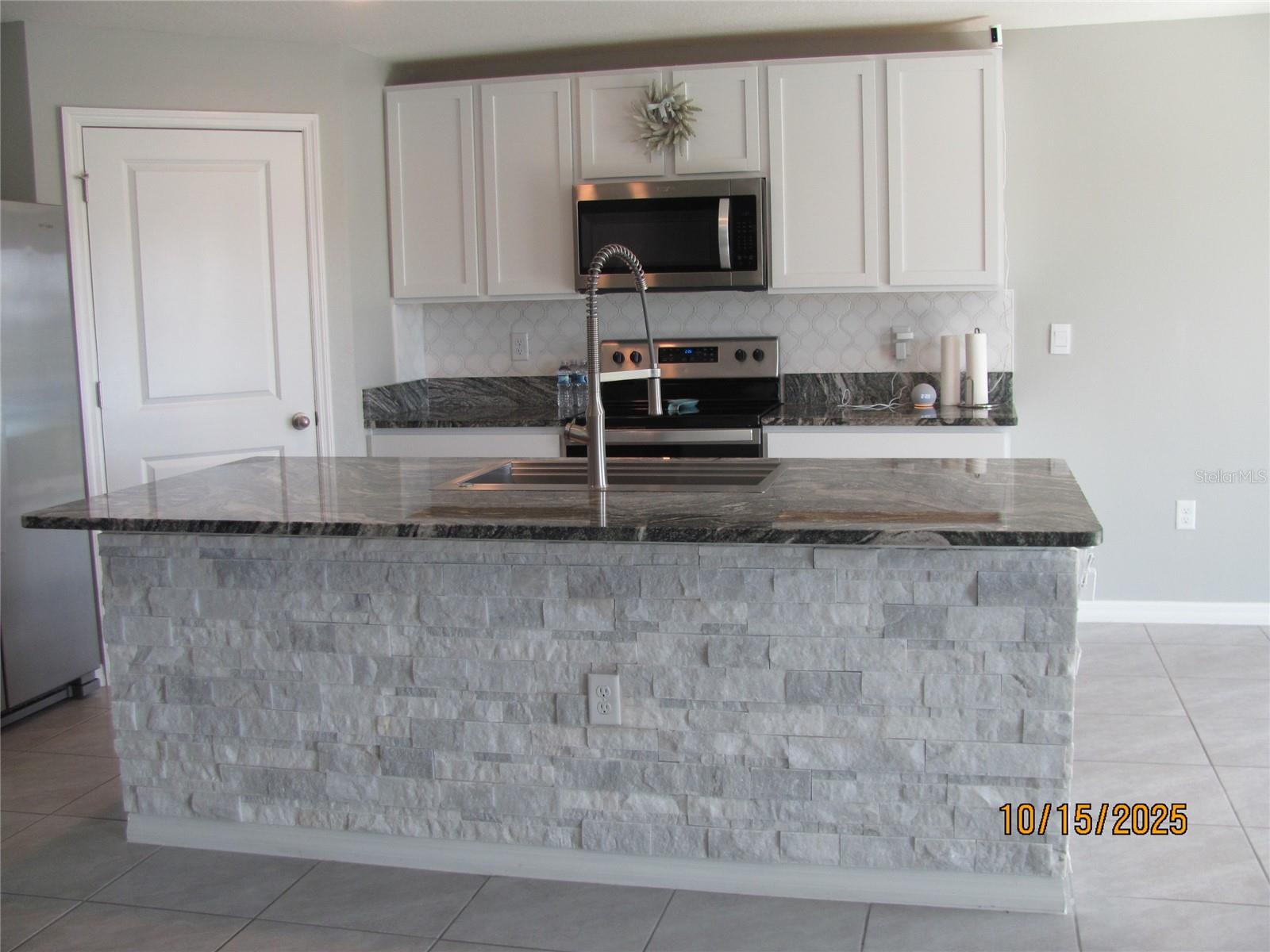 Image 7 of 46 For 5289 Fiddle Fig Avenue