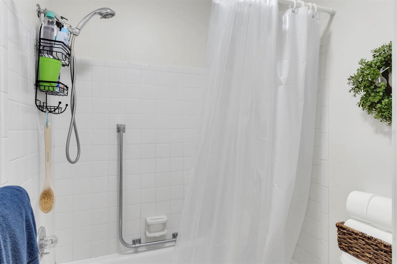 Image 20 of 31 For 2846 Highlands Boulevard D