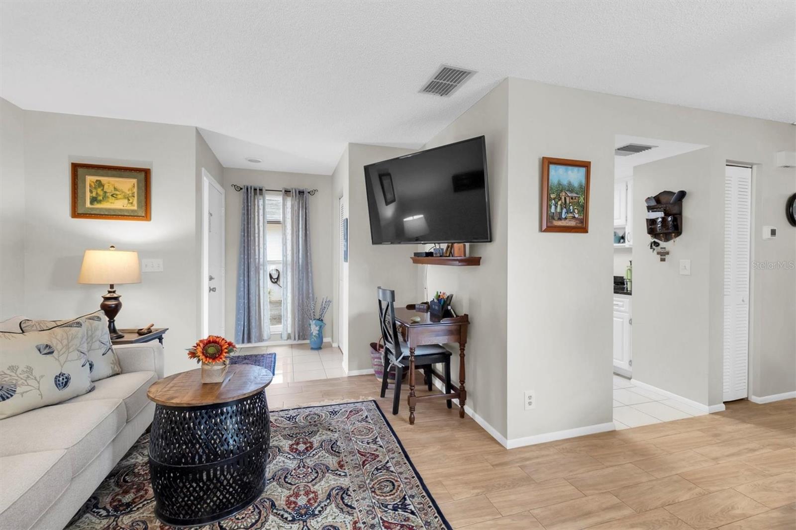 Image 5 of 31 For 2846 Highlands Boulevard D