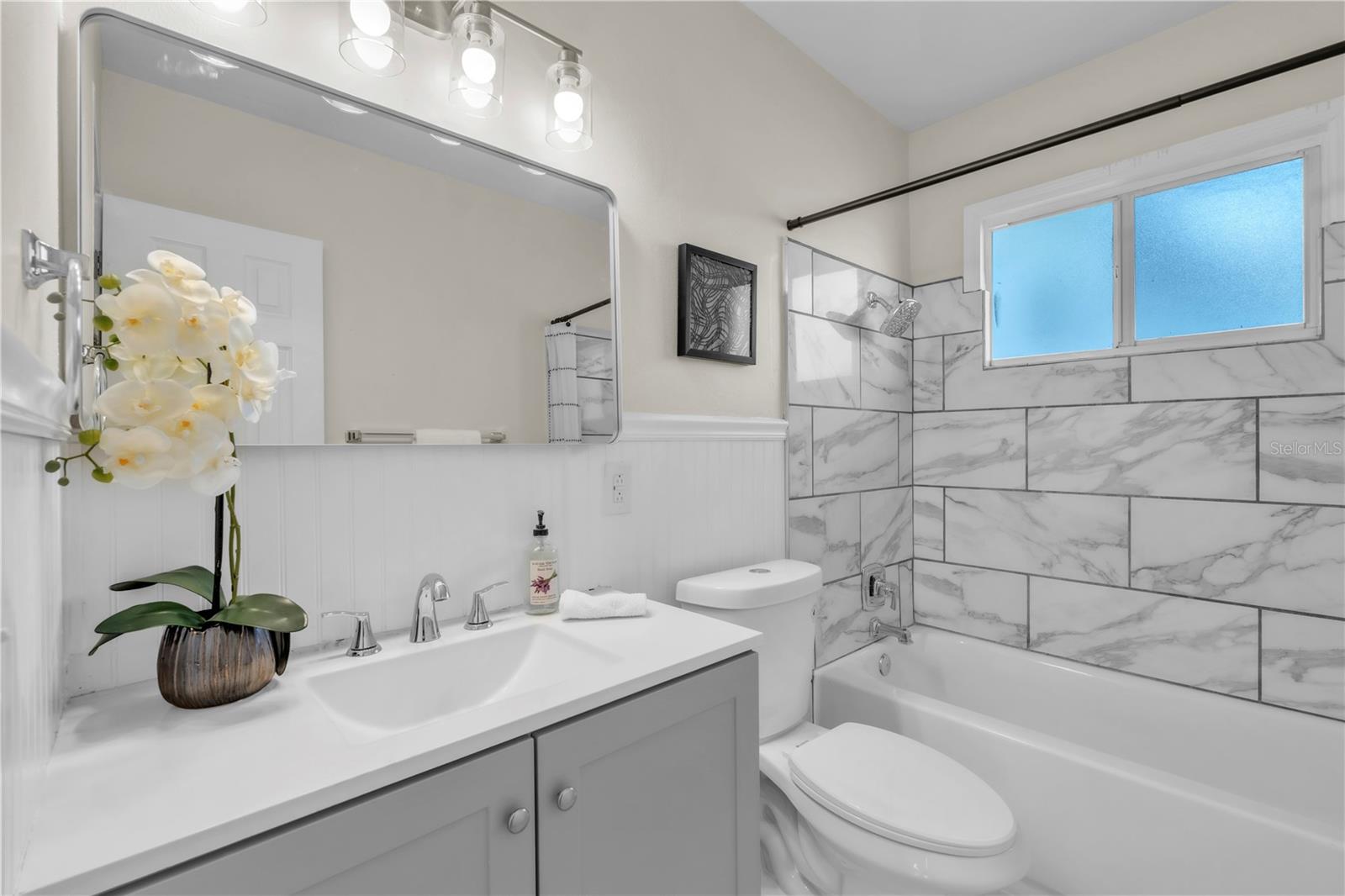 Listing photo id 19 for 4651 Fairfield Avenue S