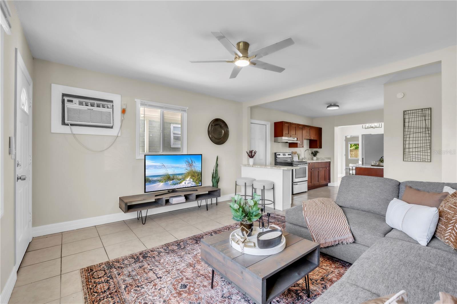 Listing photo id 1 for 4651 Fairfield Avenue S