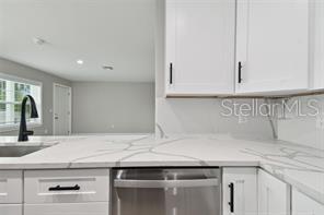 Image 13 of 31 For 2933 5th Avenue S