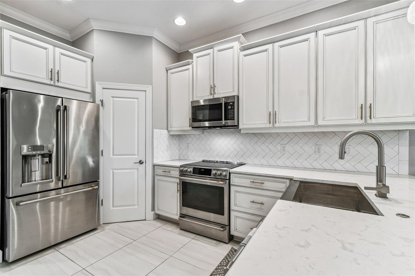 Image 17 of 65 For 4065 Rocky Shores Drive