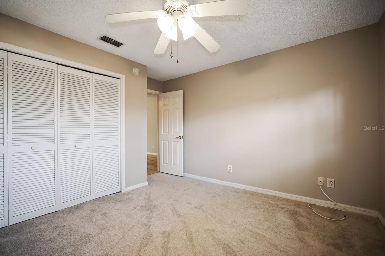 Listing photo id 11 for 102 Steeplechase Lane