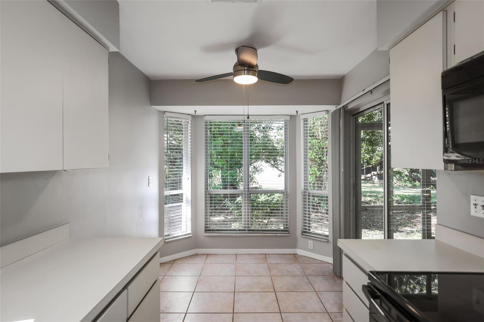 Listing photo id 12 for 102 Steeplechase Lane