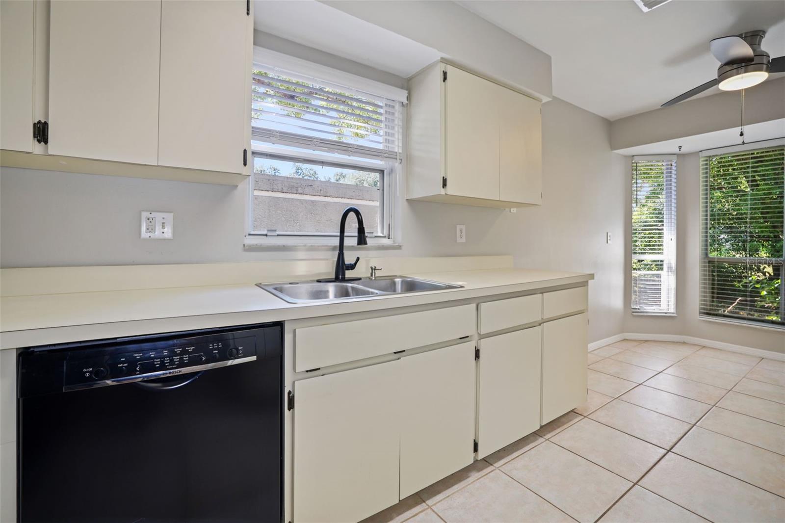 Listing photo id 15 for 102 Steeplechase Lane