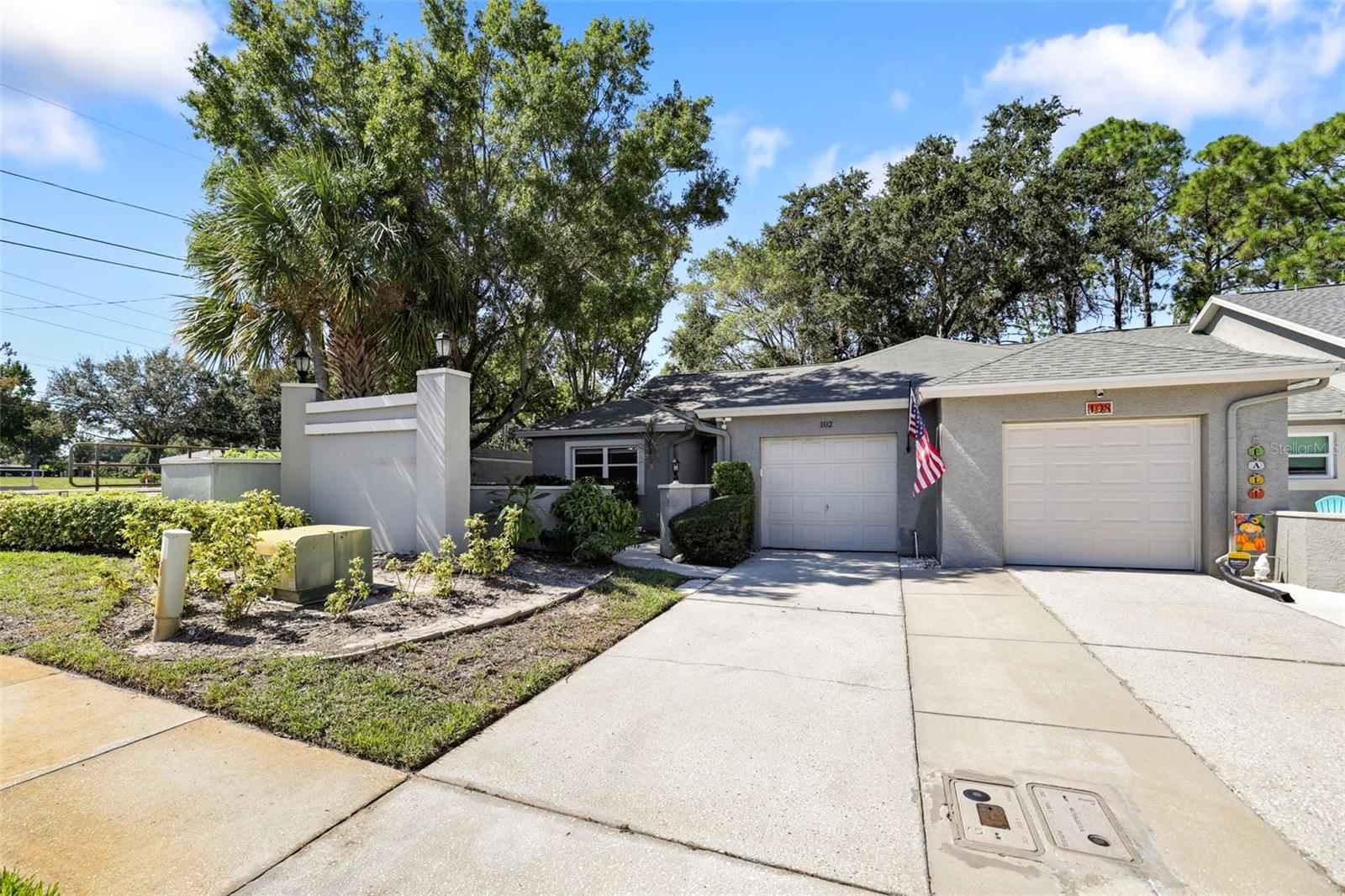 Listing photo id 0 for 102 Steeplechase Lane