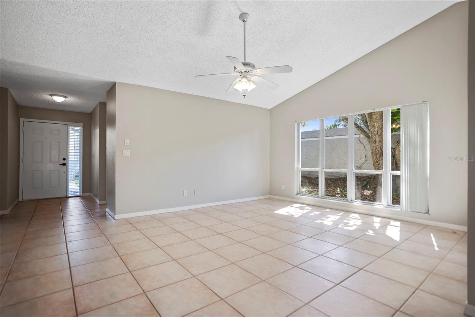 Listing photo id 2 for 102 Steeplechase Lane