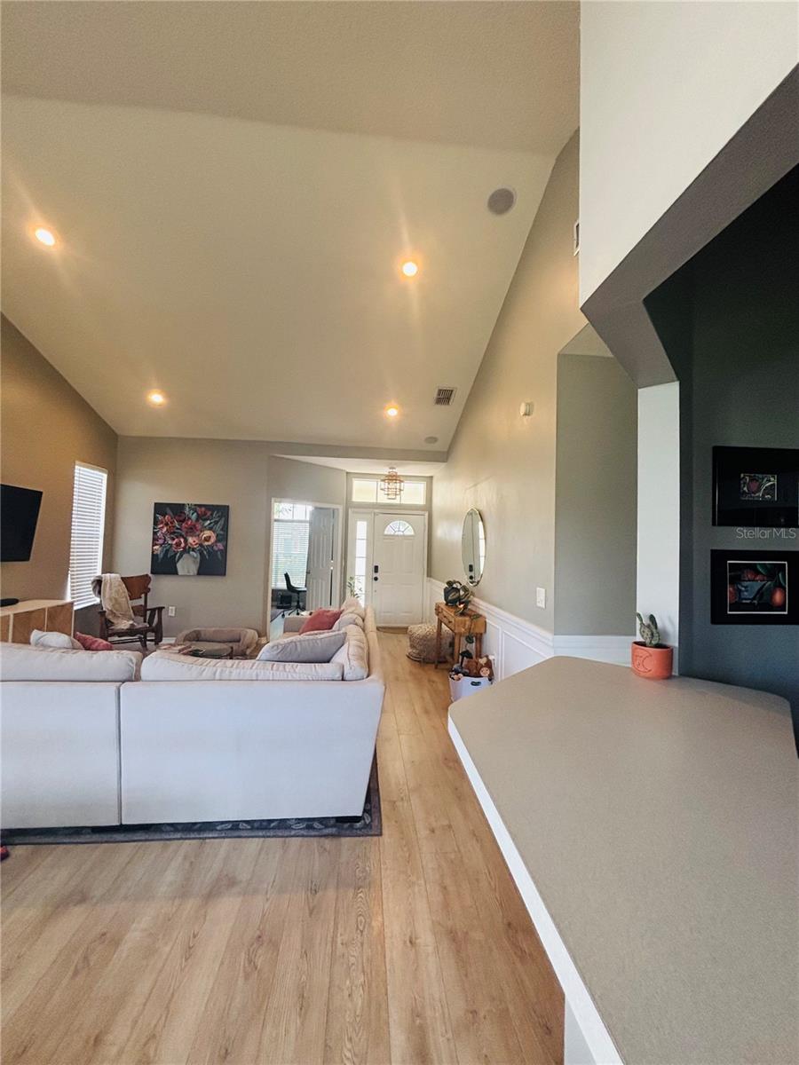 Image 10 of 24 For 17629 Esprit Drive