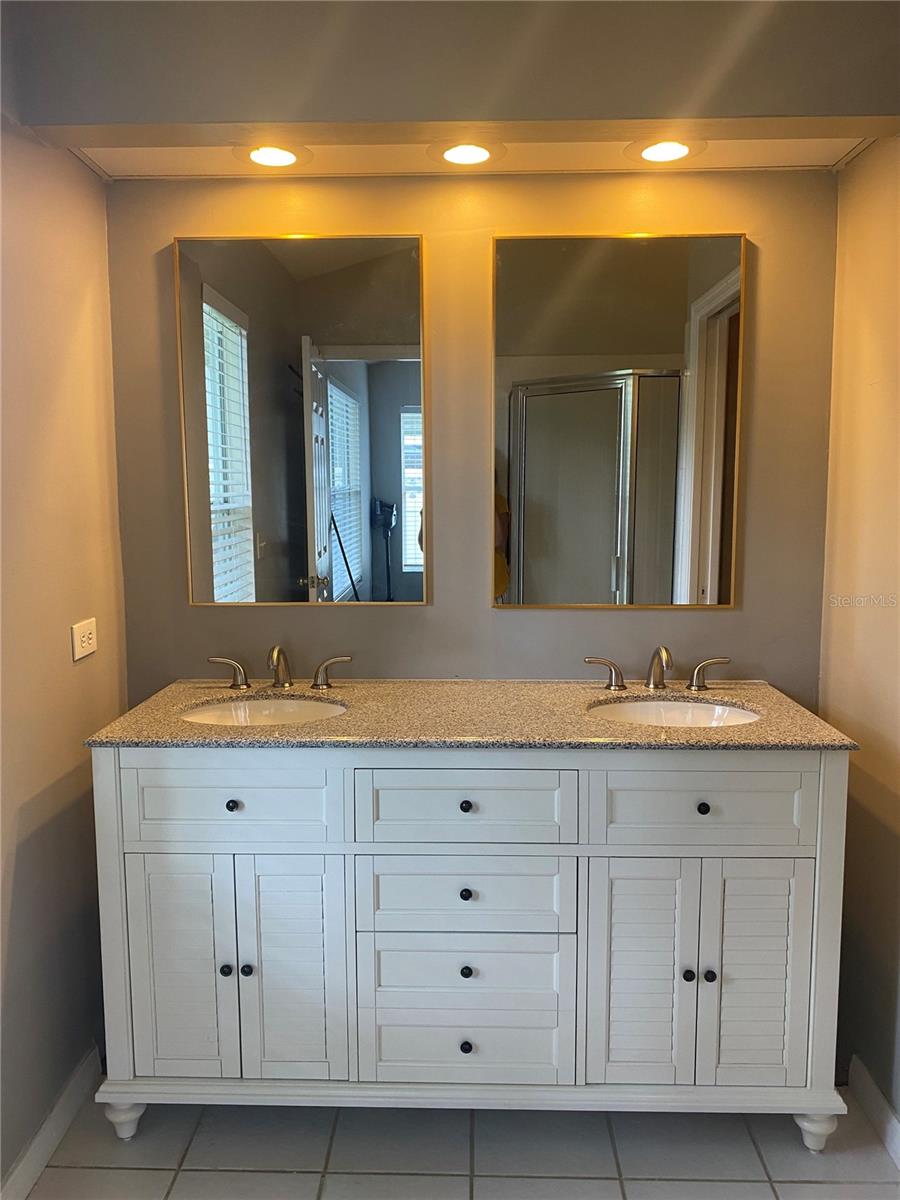 Image 19 of 24 For 17629 Esprit Drive