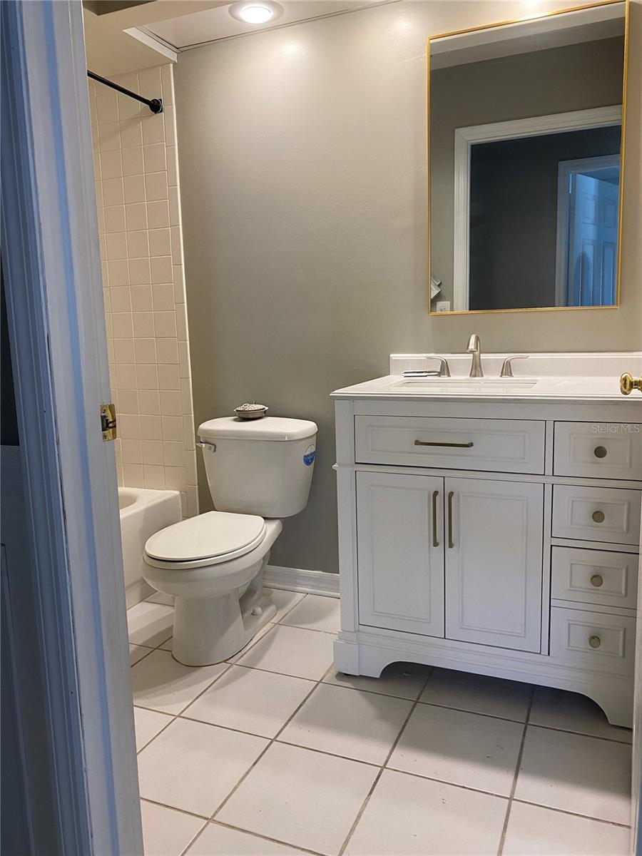 Image 20 of 24 For 17629 Esprit Drive