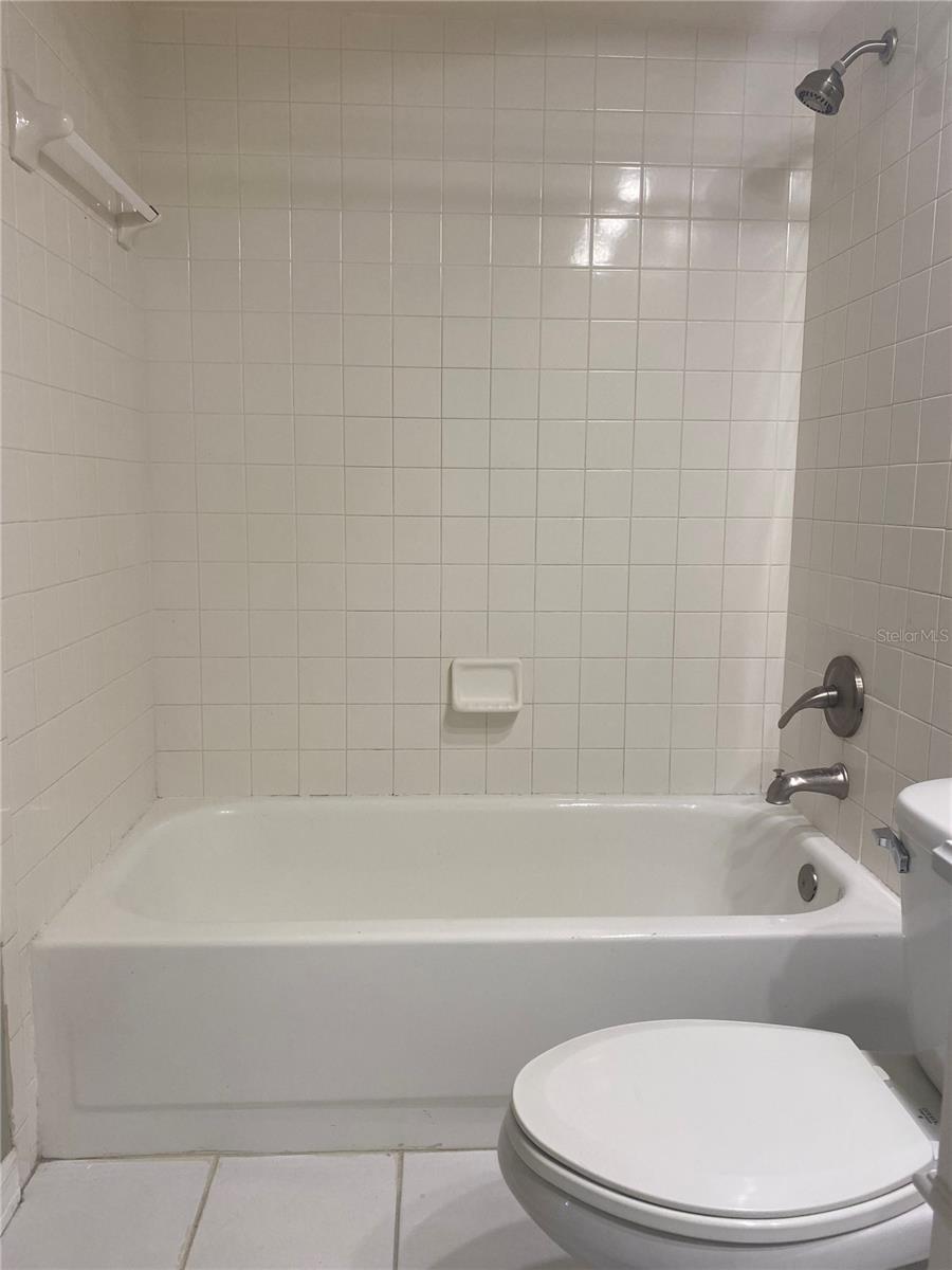 Image 21 of 24 For 17629 Esprit Drive