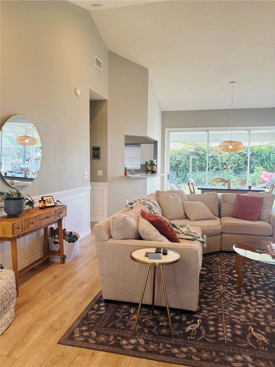 Image 5 of 24 For 17629 Esprit Drive