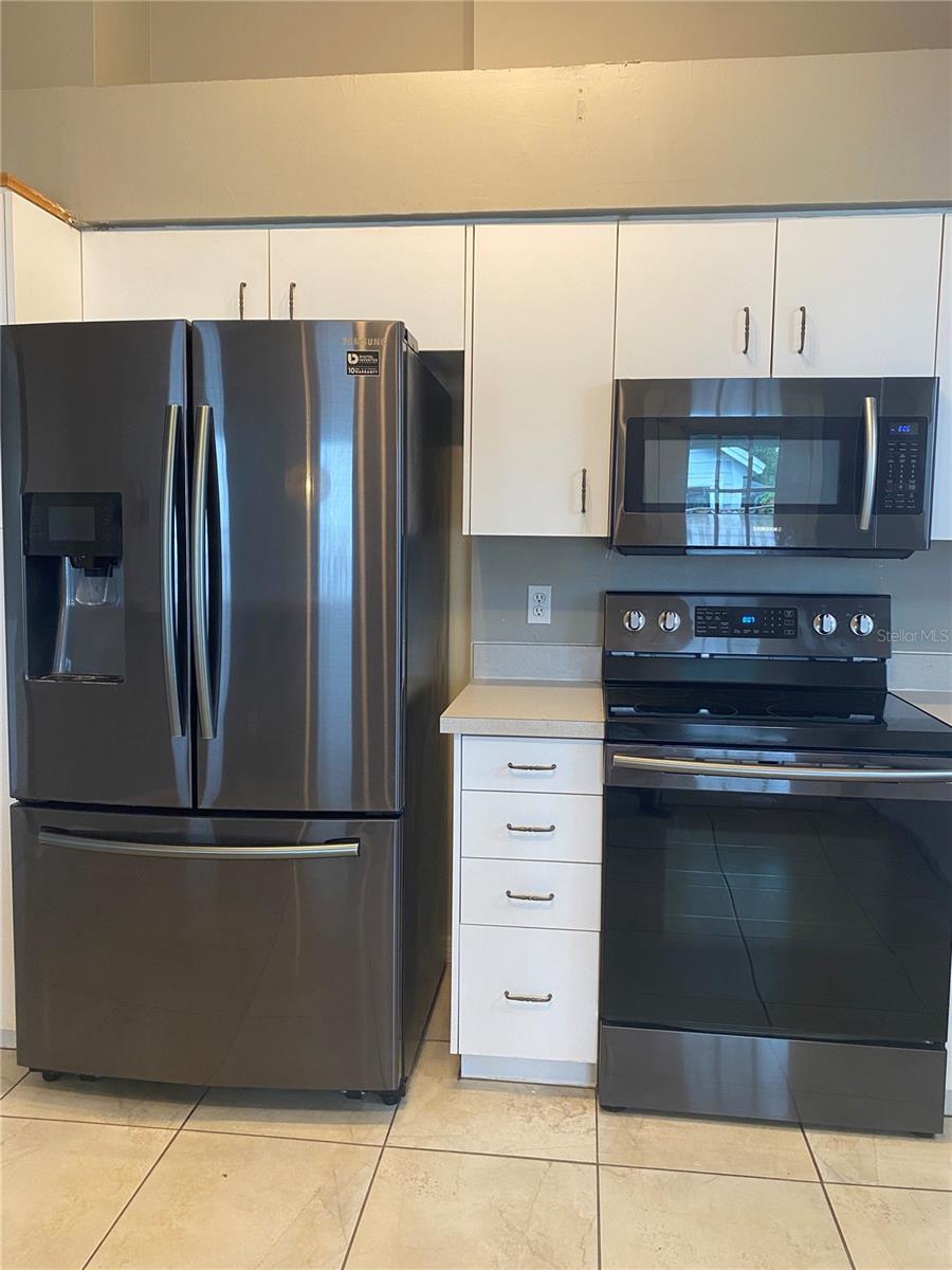 Image 9 of 24 For 17629 Esprit Drive