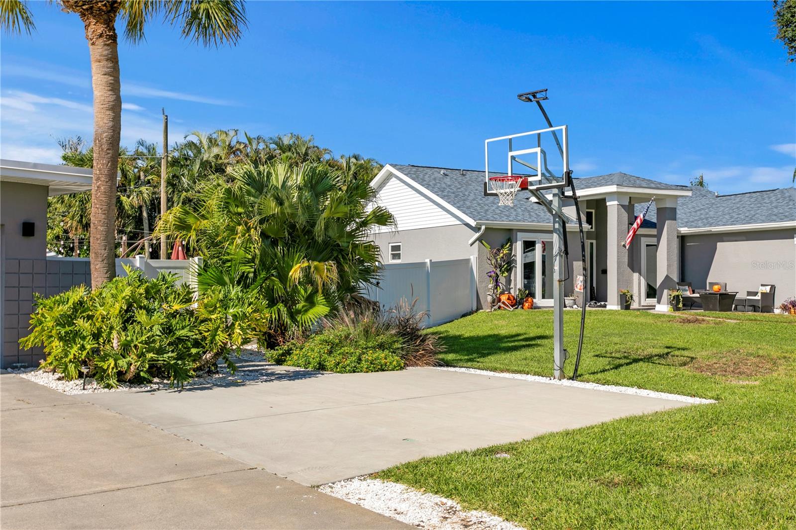 Image 36 of 45 For 5065 39th Street S