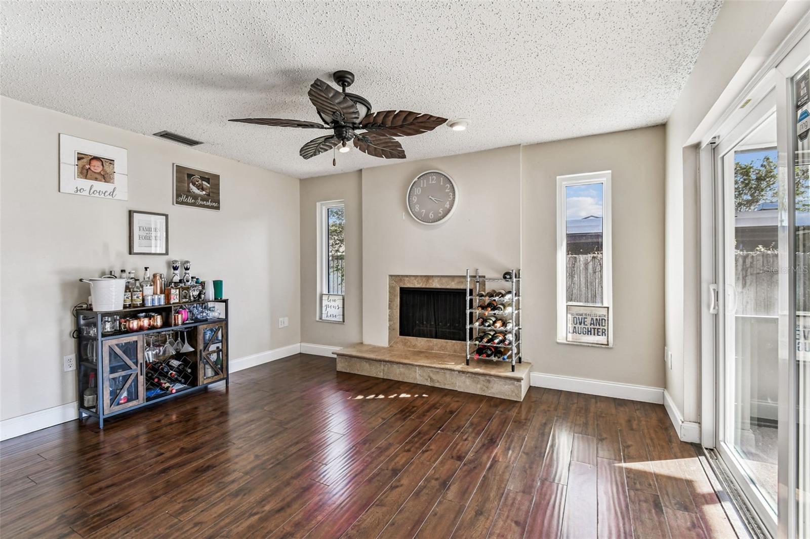Listing photo id 12 for 9764 130th Avenue