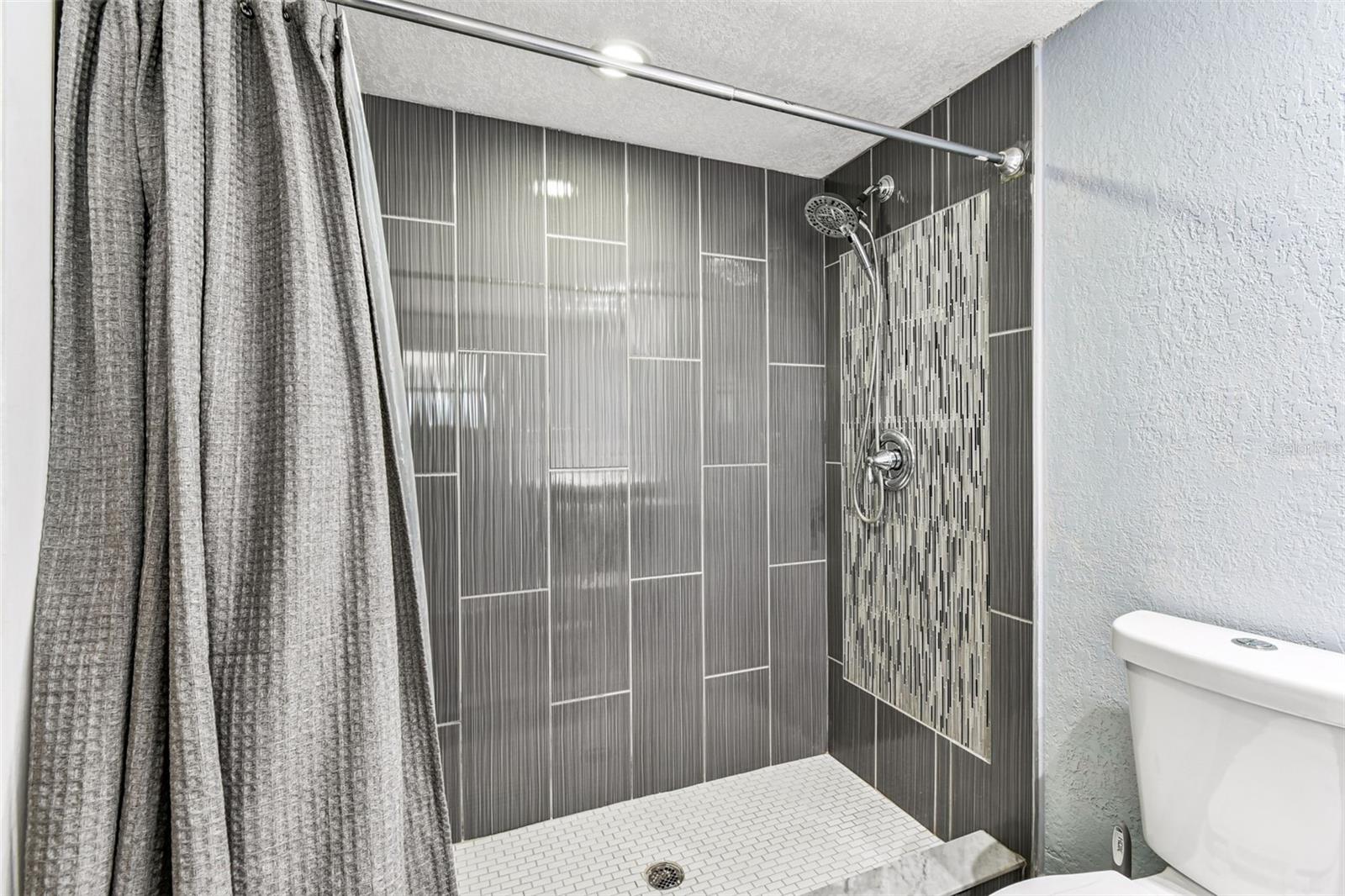 Listing photo id 21 for 9764 130th Avenue
