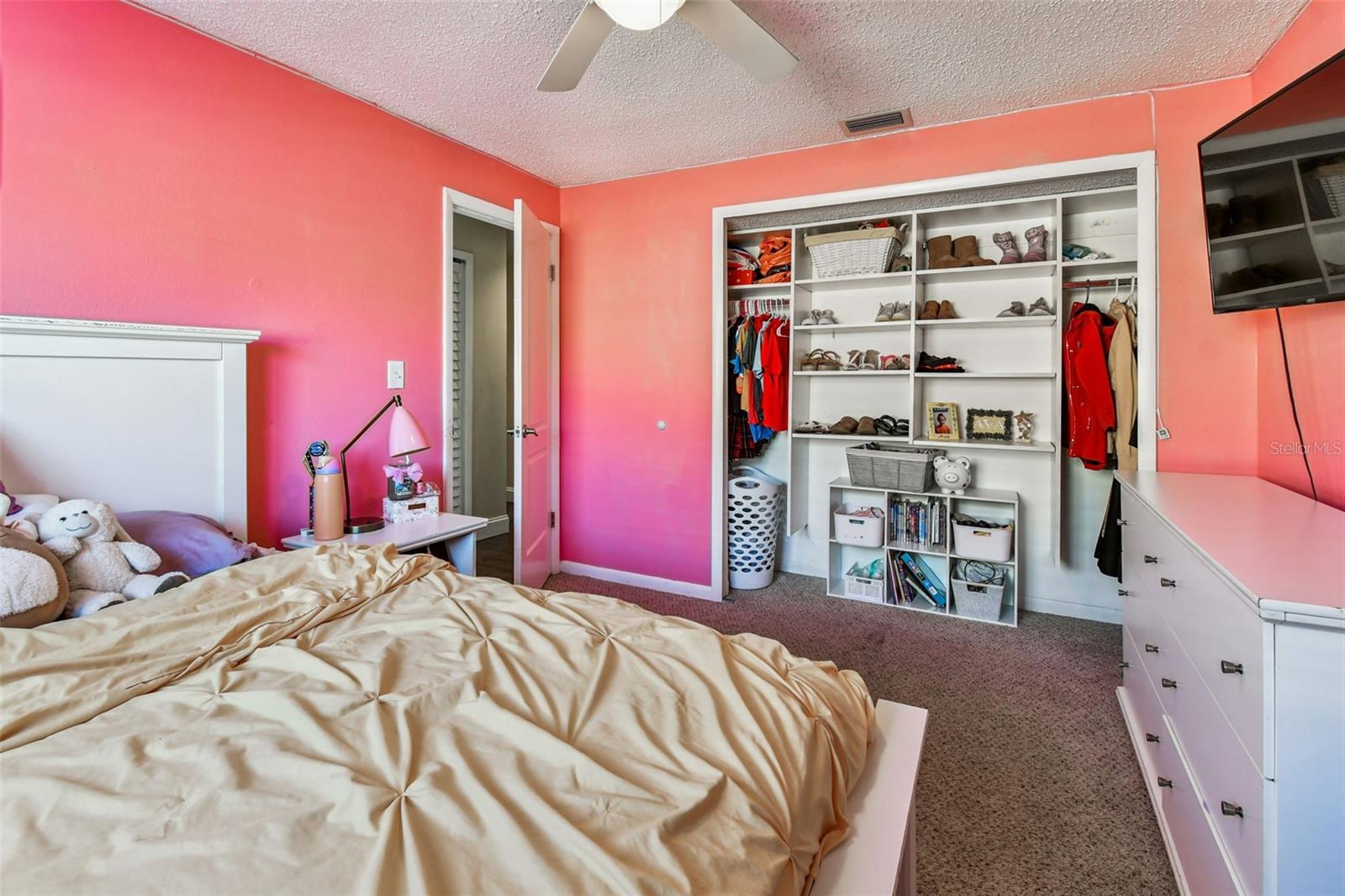 Listing photo id 24 for 9764 130th Avenue