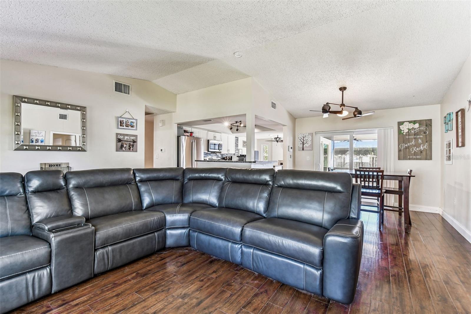 Listing photo id 1 for 9764 130th Avenue