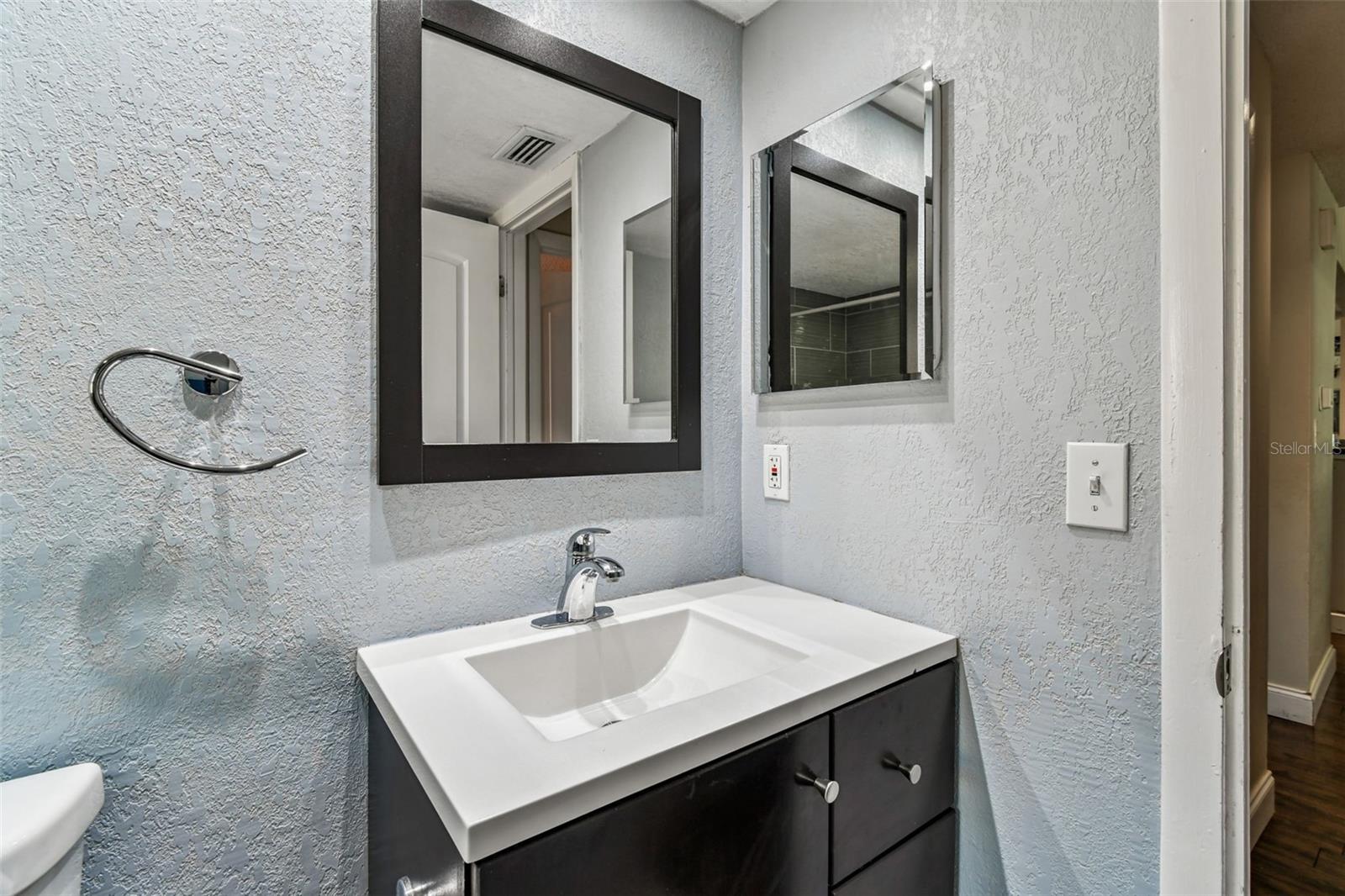 Listing photo id 33 for 9764 130th Avenue