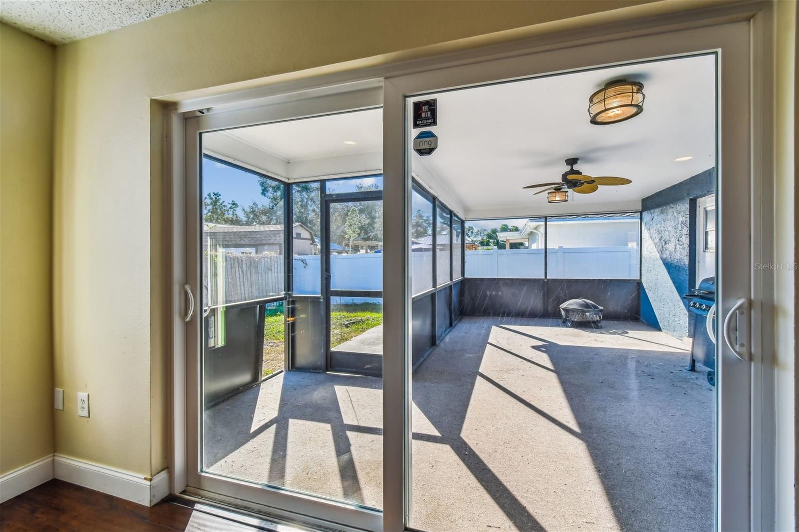 Listing photo id 34 for 9764 130th Avenue