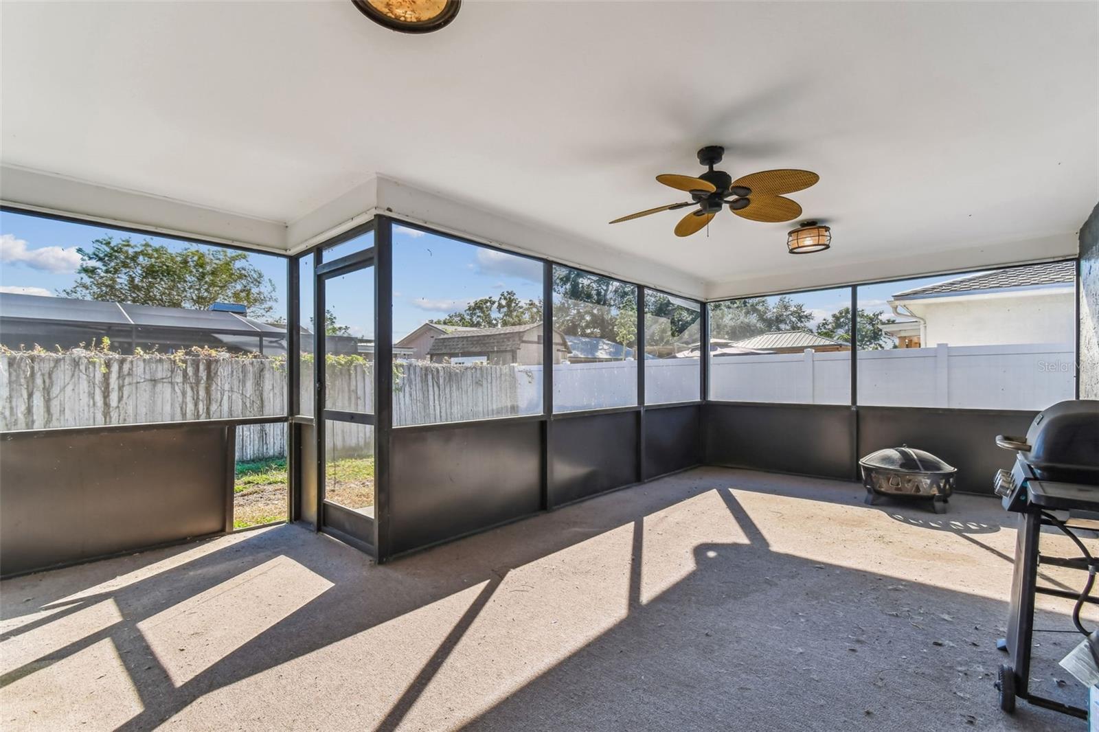 Listing photo id 36 for 9764 130th Avenue