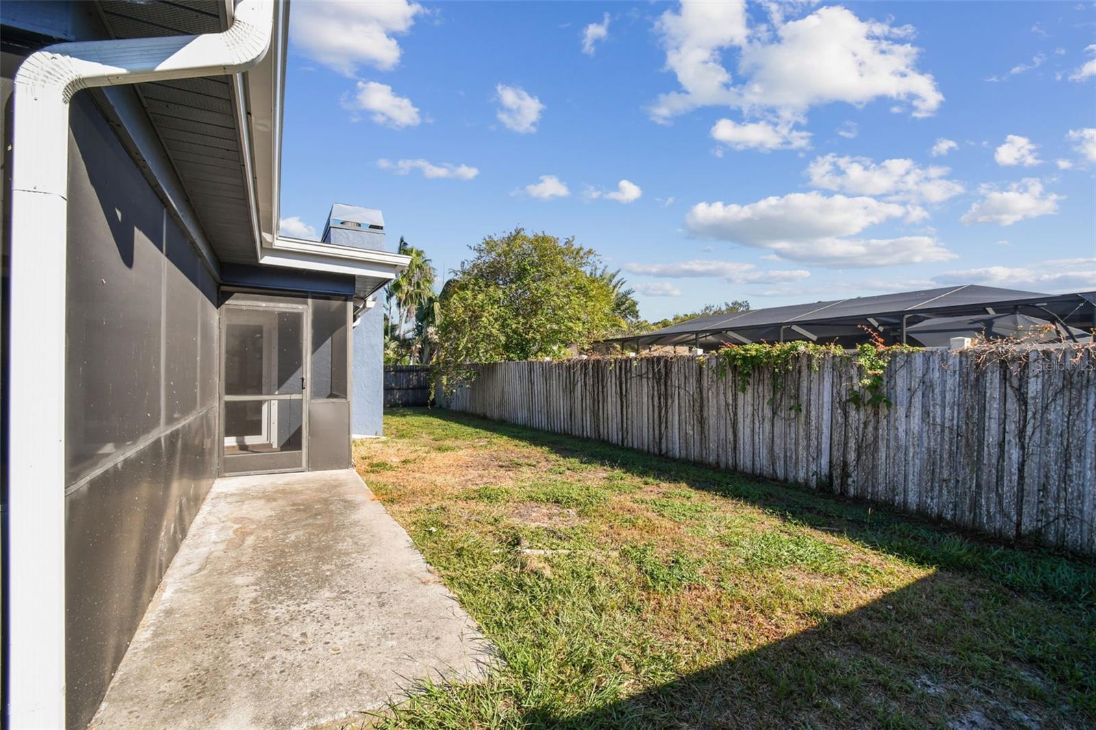 Listing photo id 38 for 9764 130th Avenue