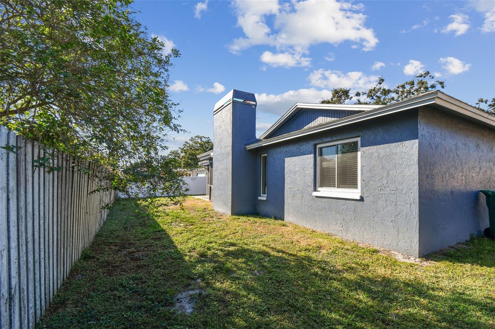 Listing photo id 40 for 9764 130th Avenue