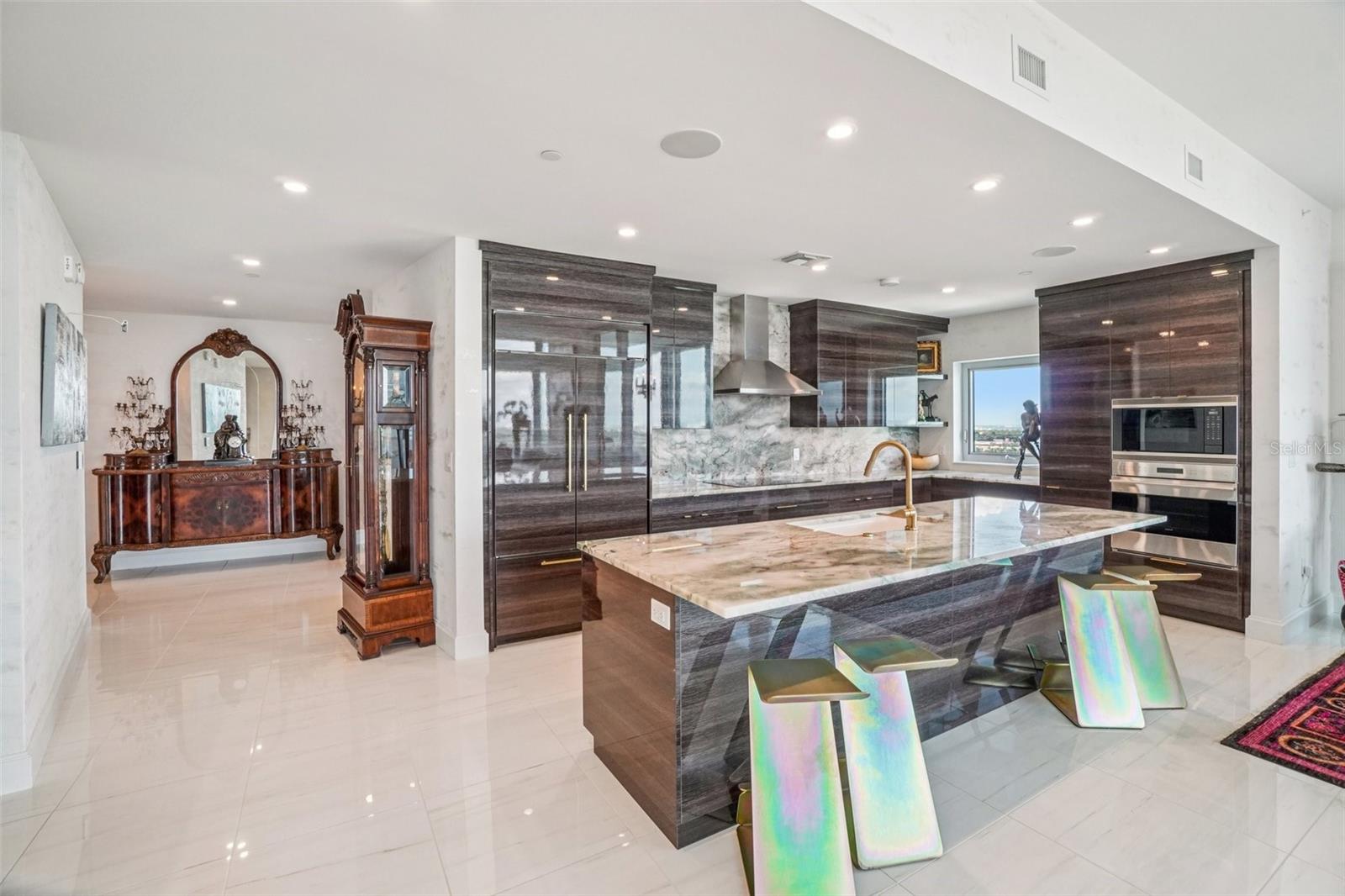 Image 34 of 98 For 3401 Bayshore Boulevard 1704