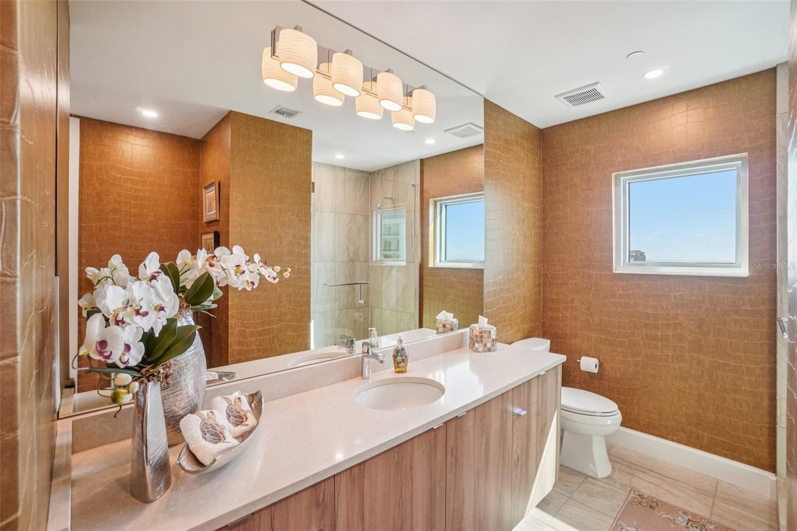Image 39 of 98 For 3401 Bayshore Boulevard 1704