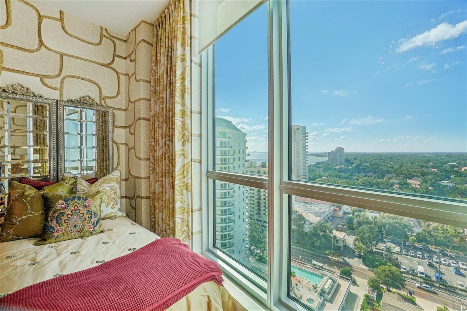 Image 43 of 98 For 3401 Bayshore Boulevard 1704