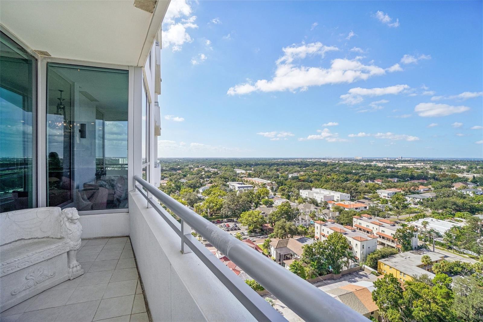 Image 53 of 98 For 3401 Bayshore Boulevard 1704