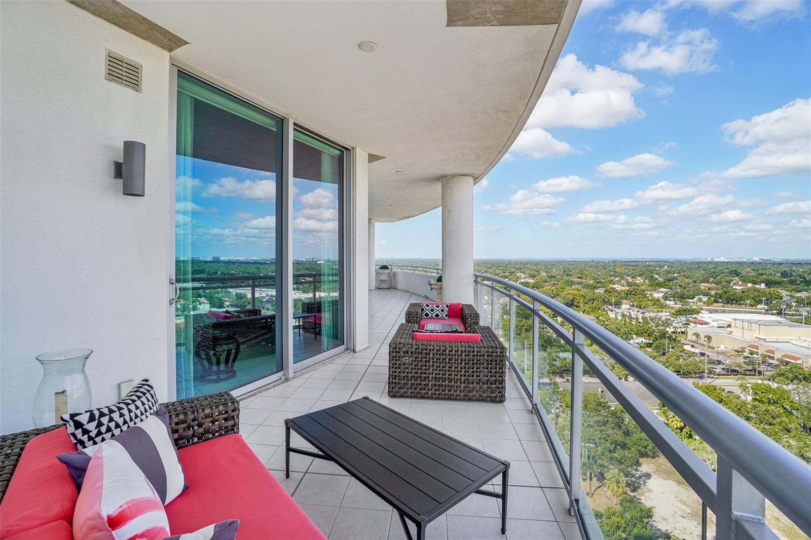 Image 55 of 98 For 3401 Bayshore Boulevard 1704