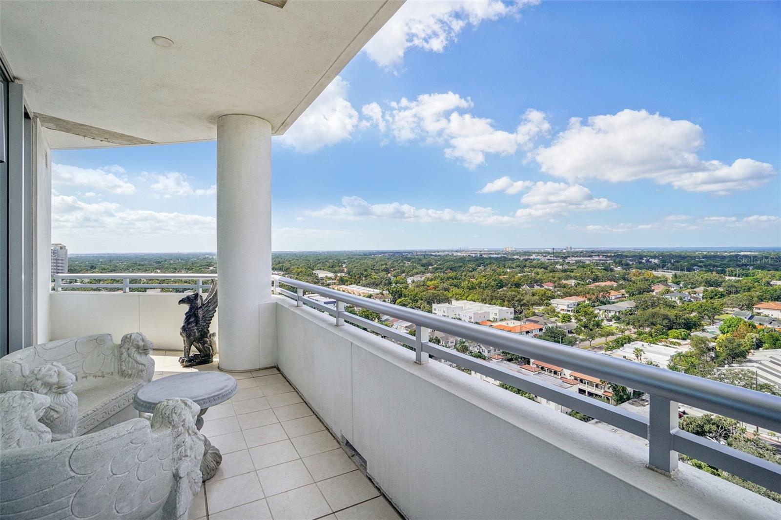 Image 58 of 98 For 3401 Bayshore Boulevard 1704