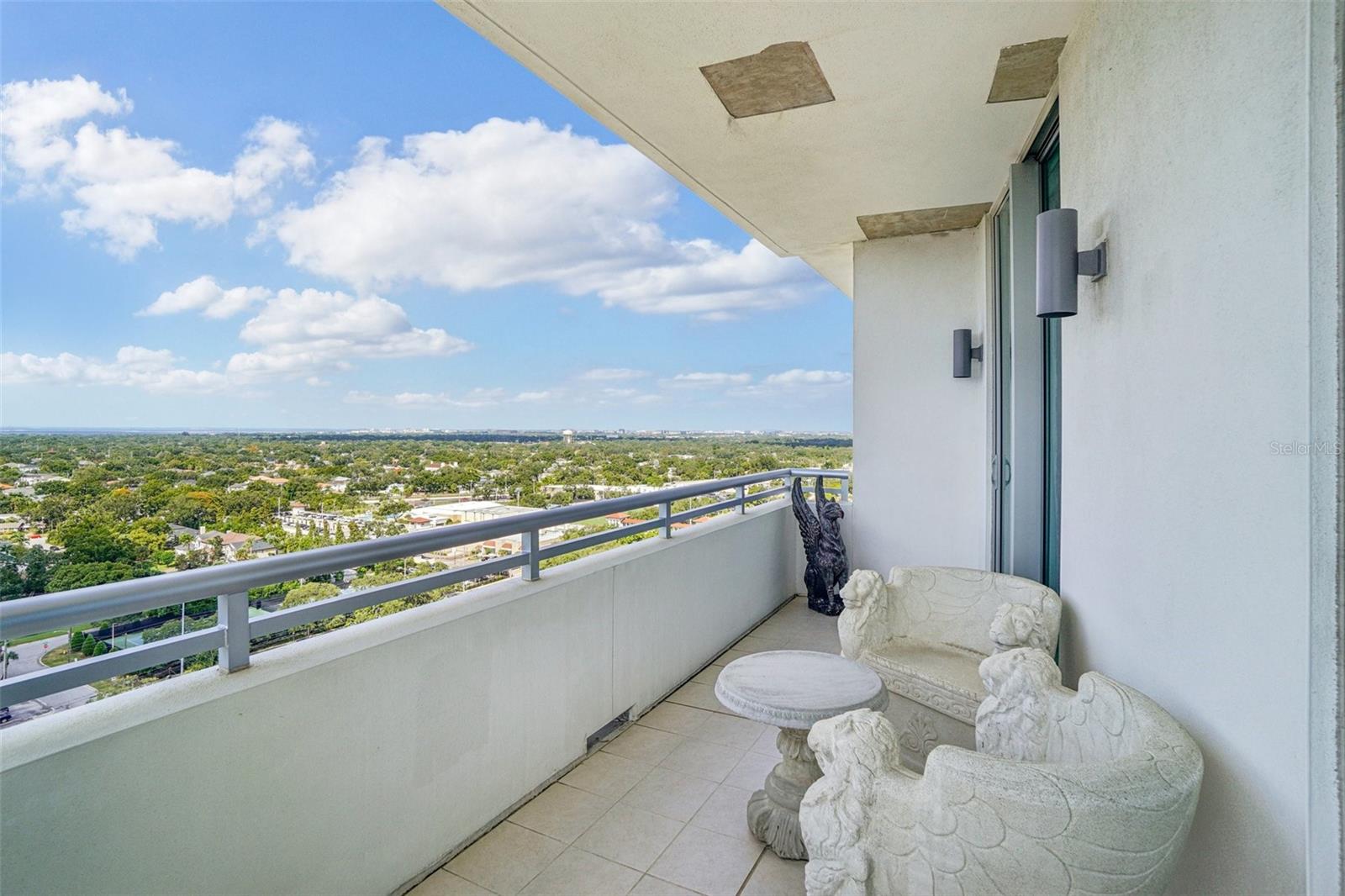 Image 60 of 98 For 3401 Bayshore Boulevard 1704