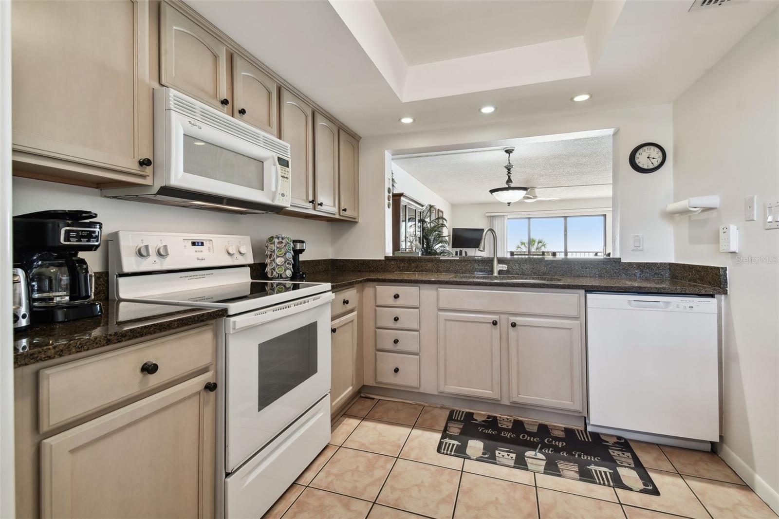 Image 10 of 58 For 14950 Gulf Boulevard 404
