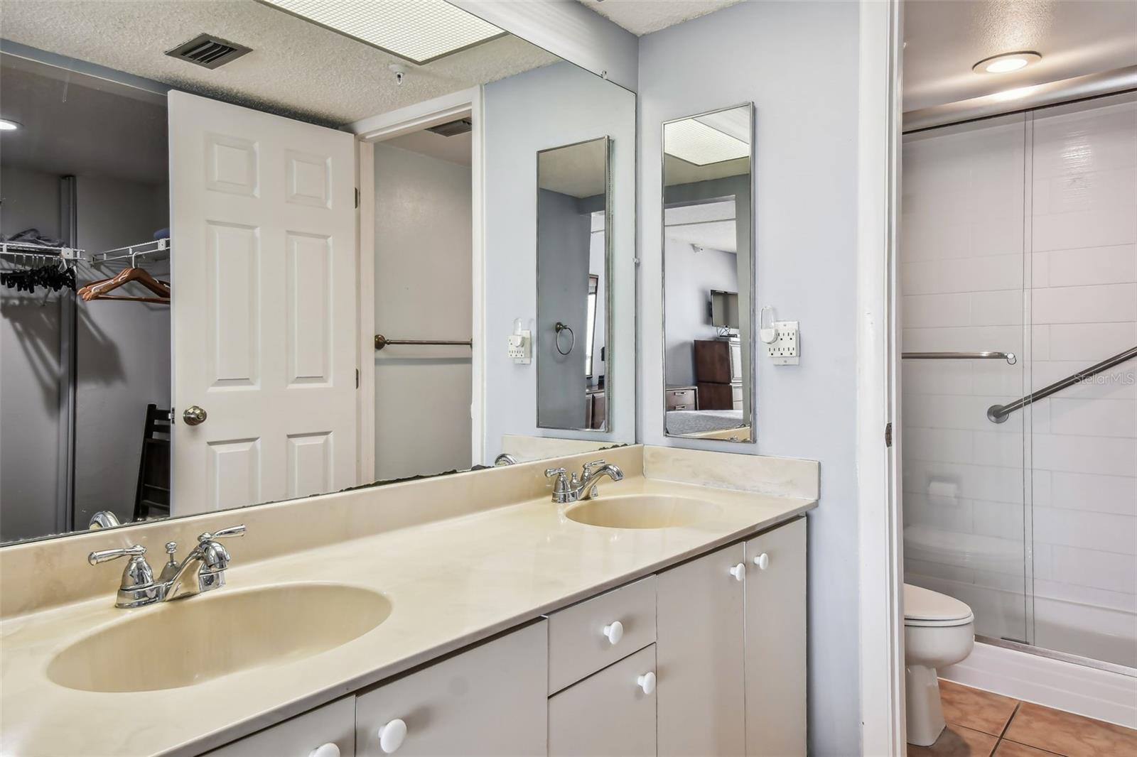 Image 32 of 58 For 14950 Gulf Boulevard 404
